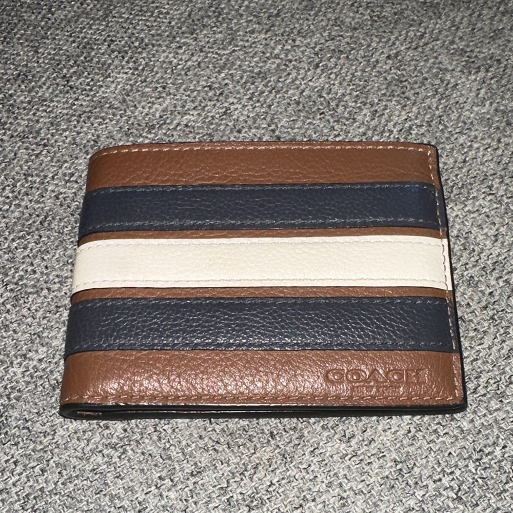 Coach Men's Brown, Navy, and Cream Leather Card Holder